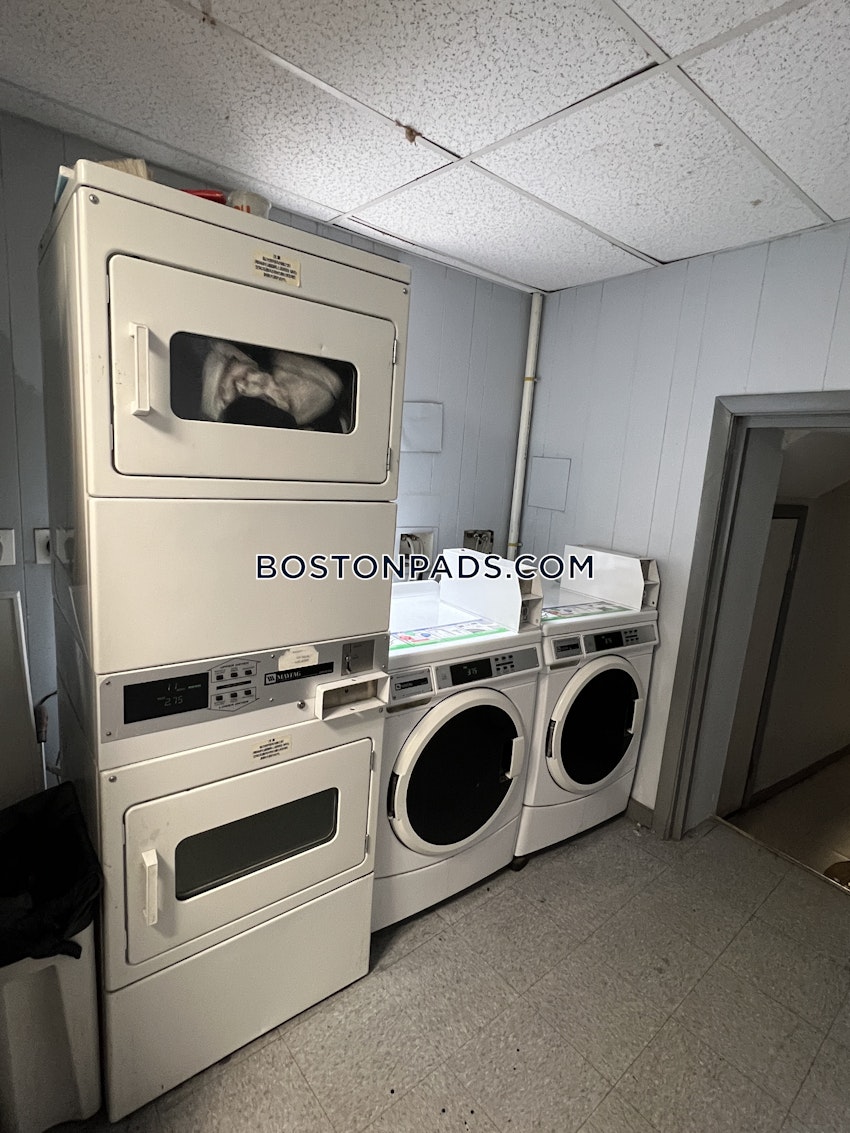 BOSTON - CHINATOWN - 2 Beds, 1 Bath - Image 2