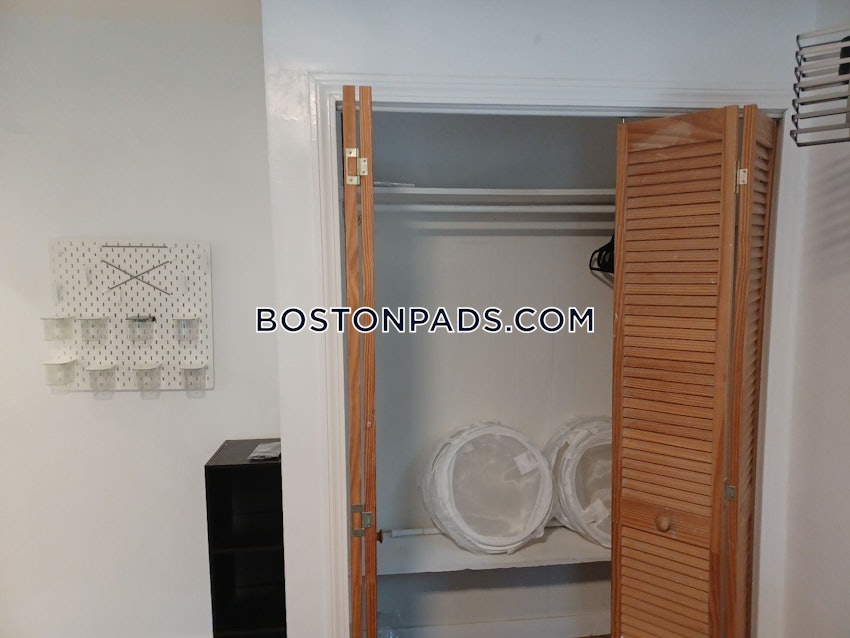 BOSTON - EAST BOSTON - DAY SQ - 3 Beds, 1 Bath - Image 9