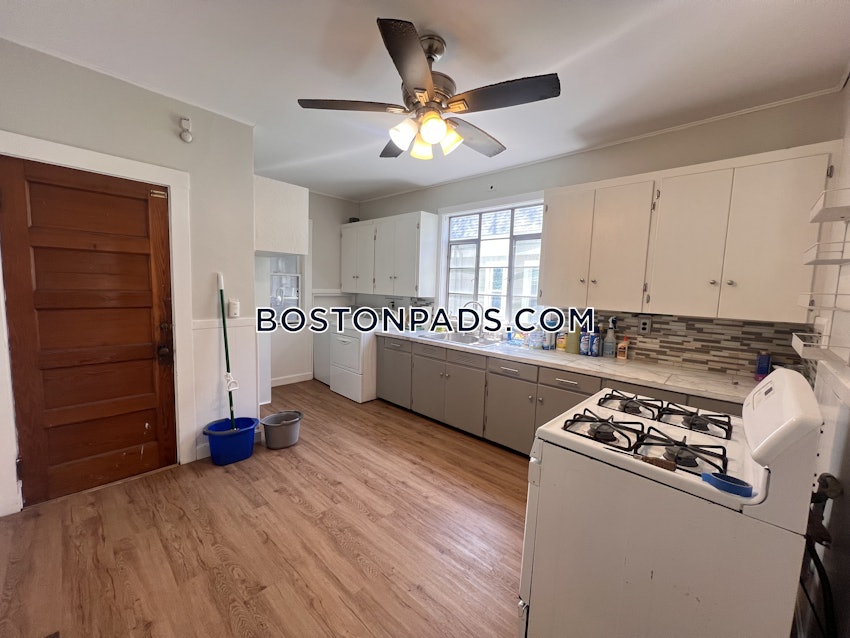 SOMERVILLE - TUFTS - 6 Beds, 2 Baths - Image 12