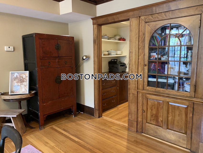 BROOKLINE - BEACONSFIELD - 4 Beds, 3 Baths - Image 33