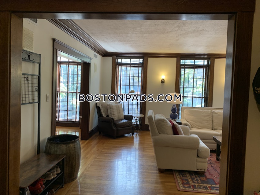 BROOKLINE - BEACONSFIELD - 4 Beds, 3 Baths - Image 1