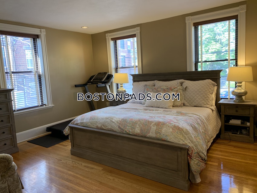 BROOKLINE - BEACONSFIELD - 4 Beds, 3 Baths - Image 7