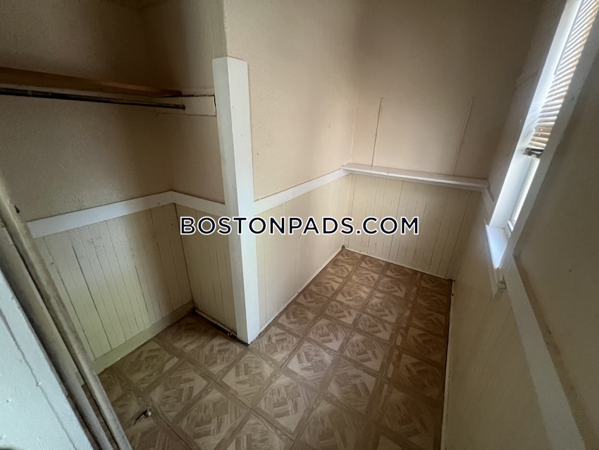 BOSTON - ROXBURY - 4 Beds, 1 Bath - Image 8