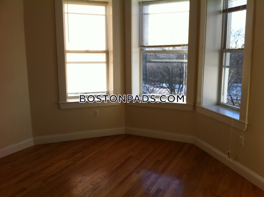 Boston - $3,500+ /month