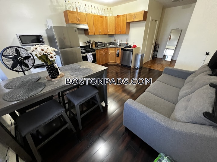 mission-hill-apartment-for-rent-3-bedrooms-1-bath-boston-5000-4549216 