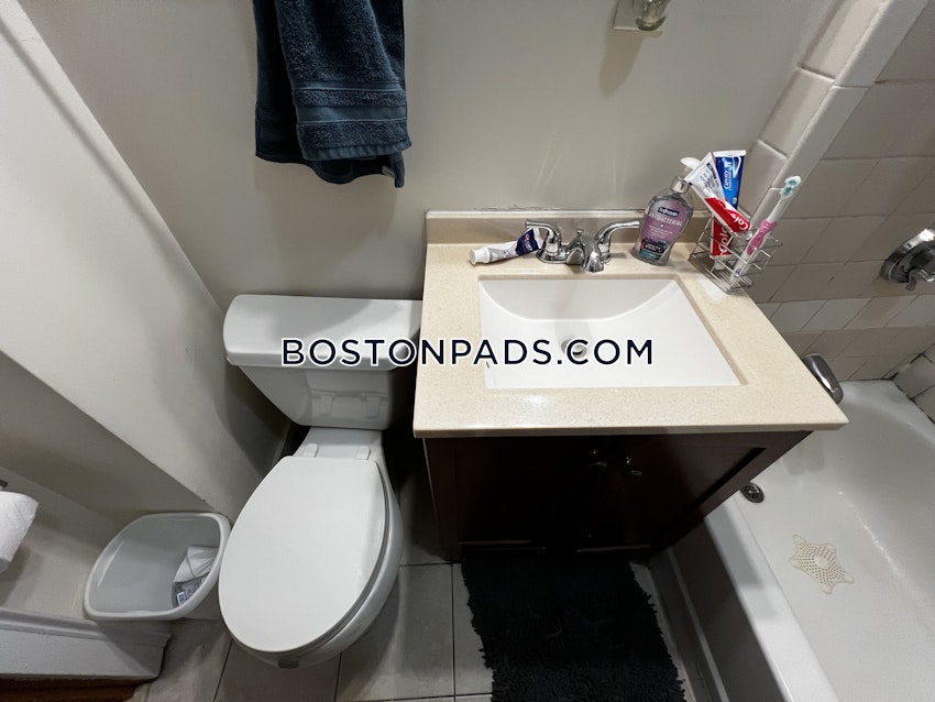 BOSTON - MISSION HILL - 3 Beds, 1 Bath - Image 23