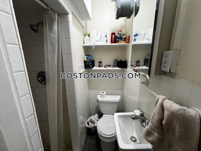 BOSTON - NORTH END - 2 Beds, 1 Bath - Image 10