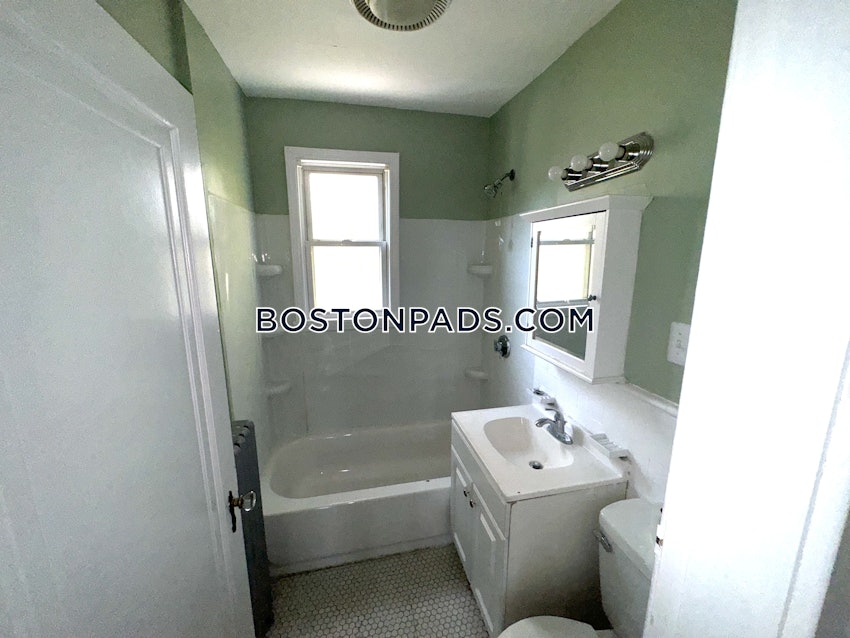NEWTON - NEWTON HIGHLANDS - 4 Beds, 2 Baths - Image 36