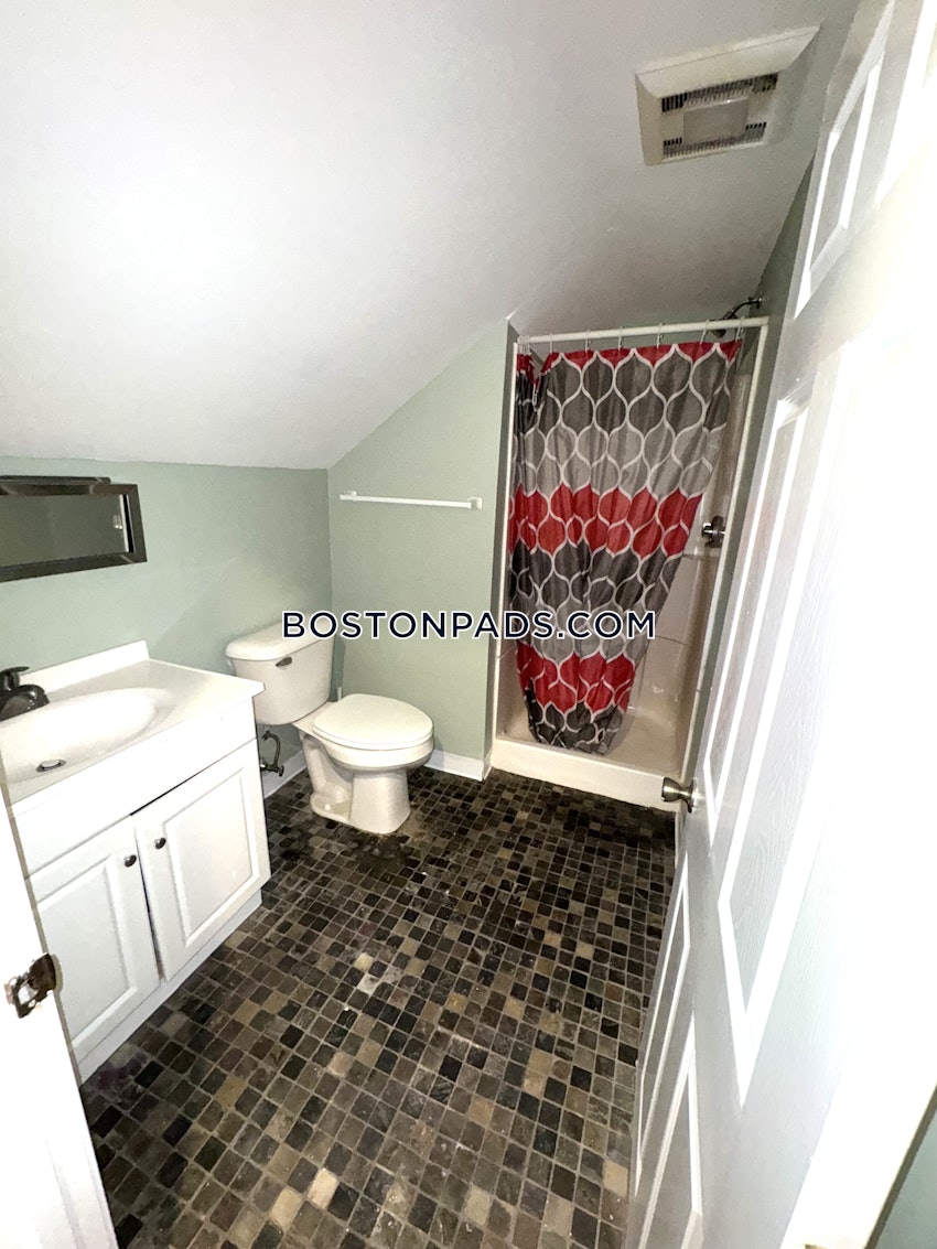 NEWTON - NEWTON HIGHLANDS - 4 Beds, 2 Baths - Image 37