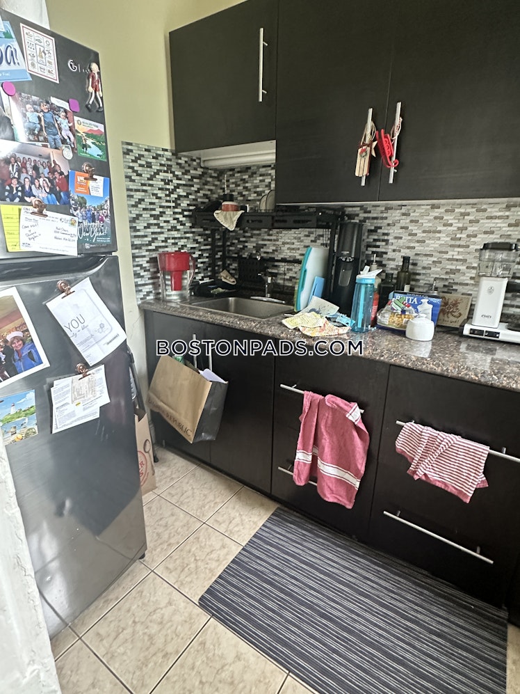 Commonwealth Ave., Boston