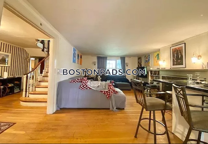 BOSTON - BRIGHTON - BOSTON COLLEGE - 6 Beds, 4.5 Baths - Image 1