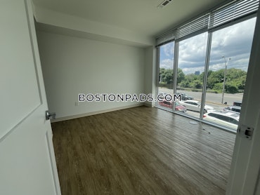 Boston - 0 Beds, 1 Baths