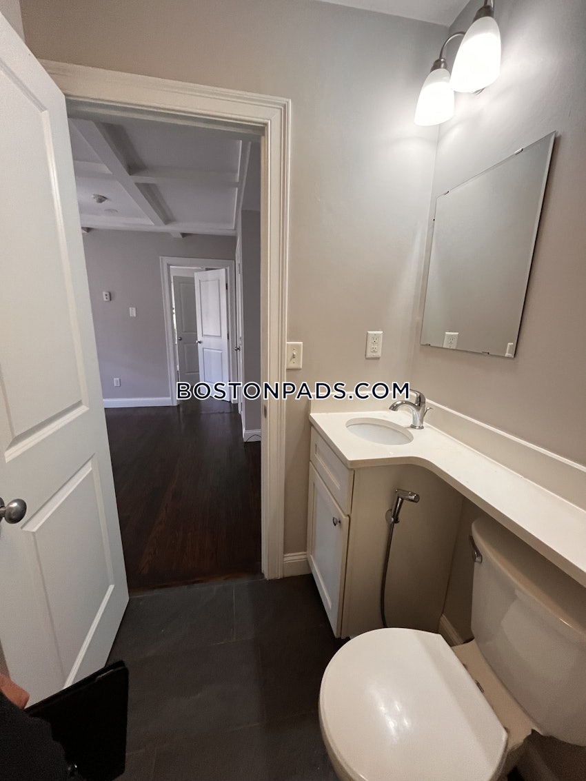 QUINCY - WOLLASTON - 1 Bed, 1 Bath - Image 15