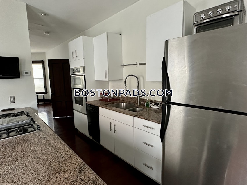 SOMERVILLE - UNION SQUARE - 2 Beds, 2 Baths - Image 3