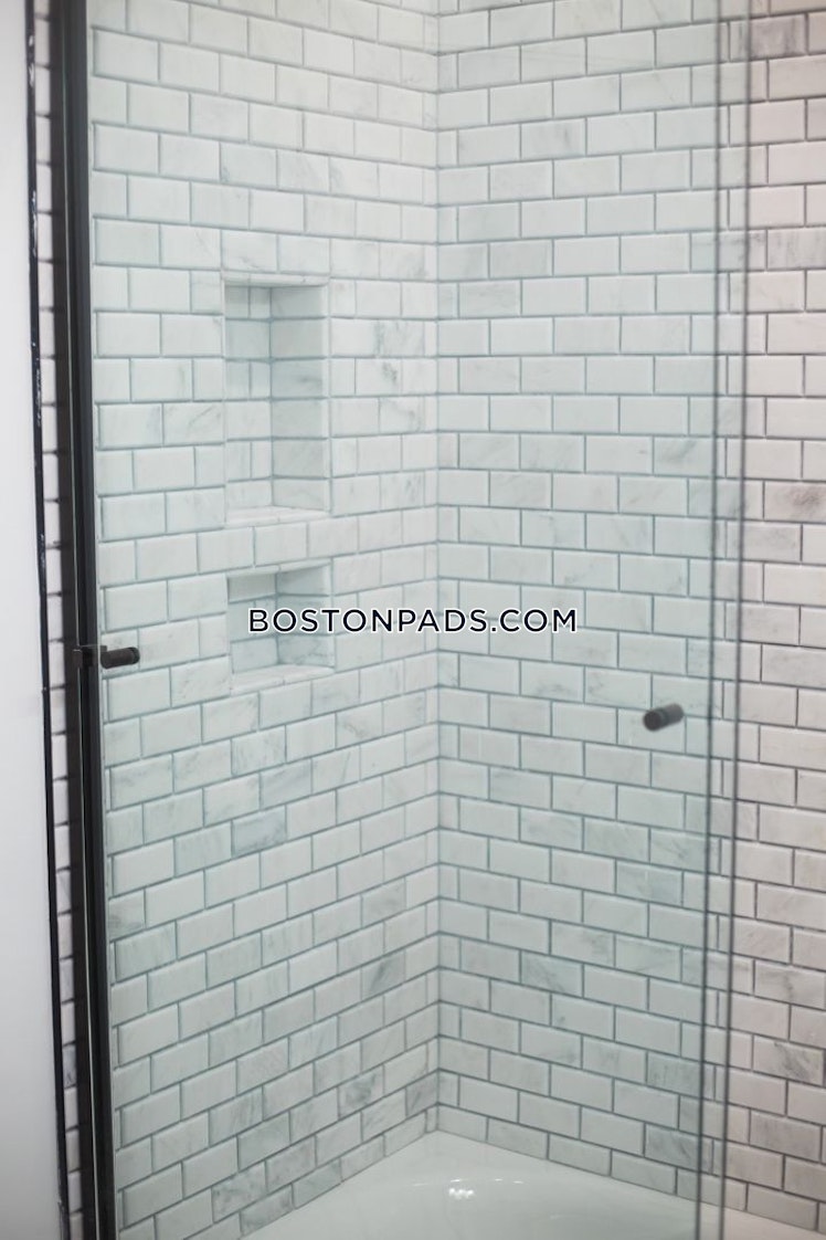 Tremont St., Roxbury Crossing