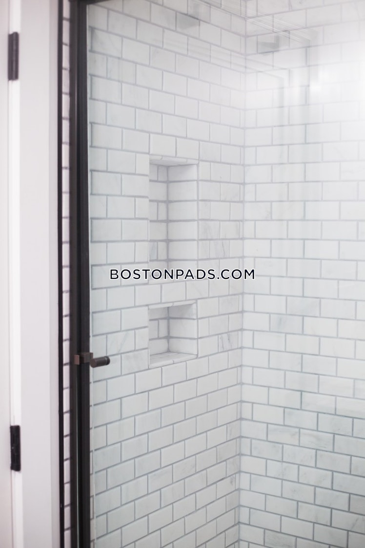 Tremont St., Roxbury Crossing