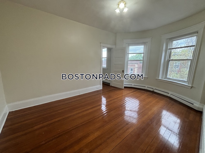 Brookline - $3,100+ /month