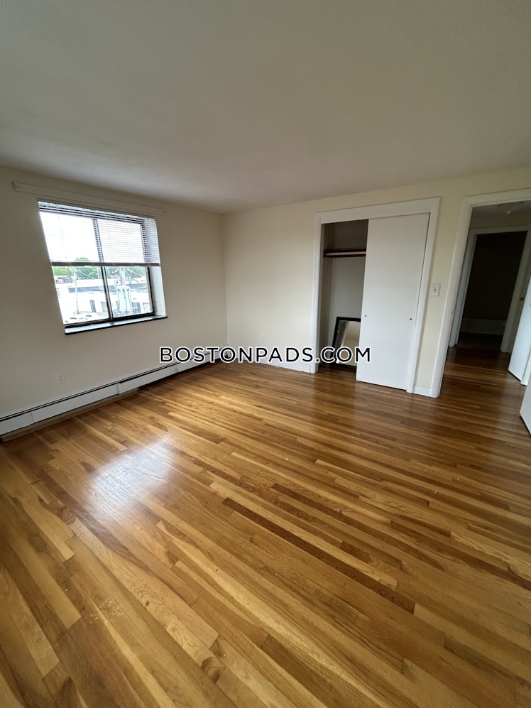 Riverside St, Watertown