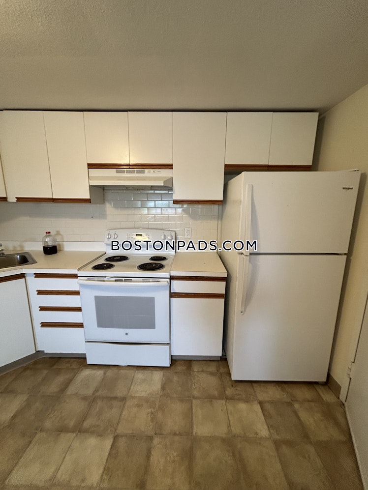 Riverside St, Watertown