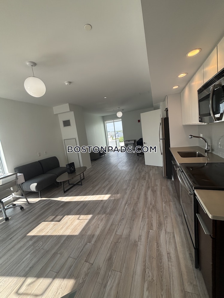 Commonwealth Ave., Boston