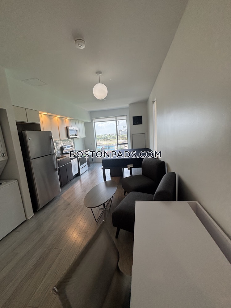 Commonwealth Ave., Boston