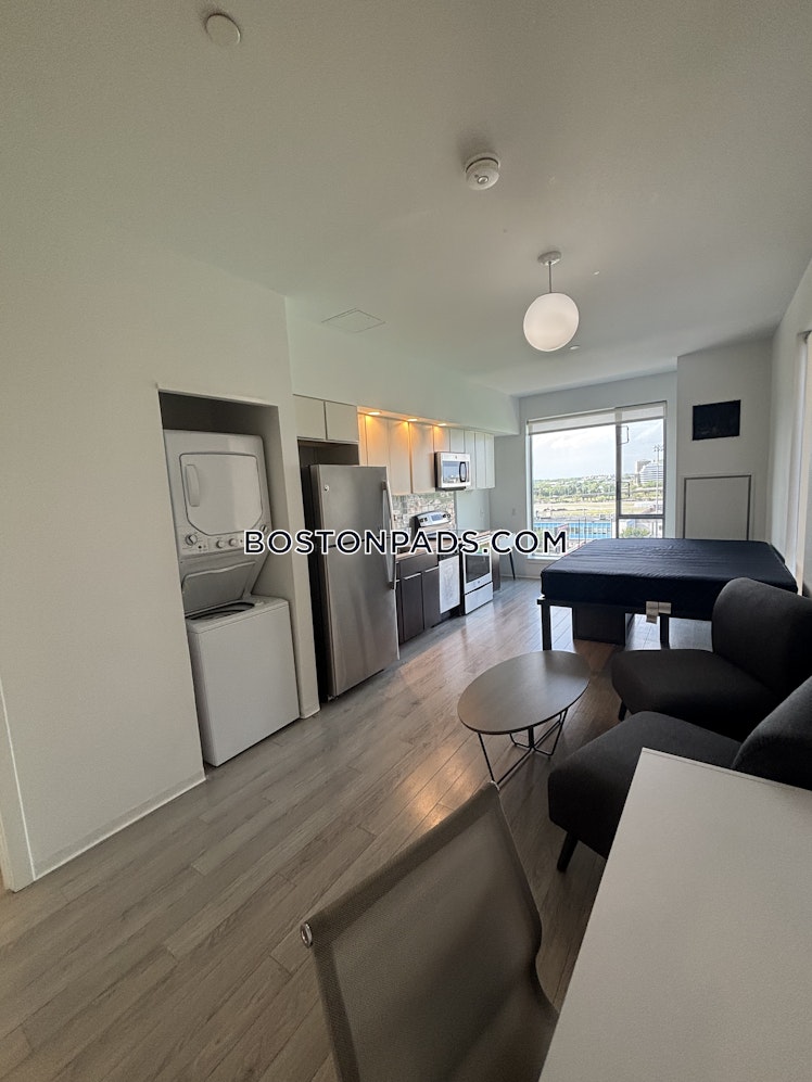 Commonwealth Ave., Boston