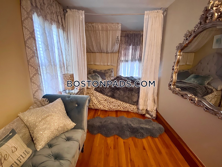 QUINCY - QUINCY CENTER - 3 Beds, 2 Baths - Image 12