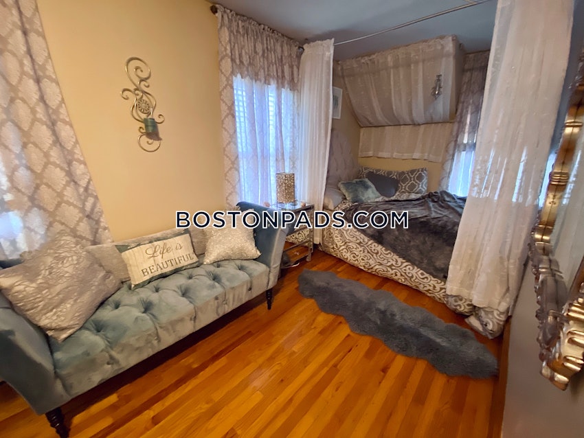 QUINCY - QUINCY CENTER - 3 Beds, 2 Baths - Image 11