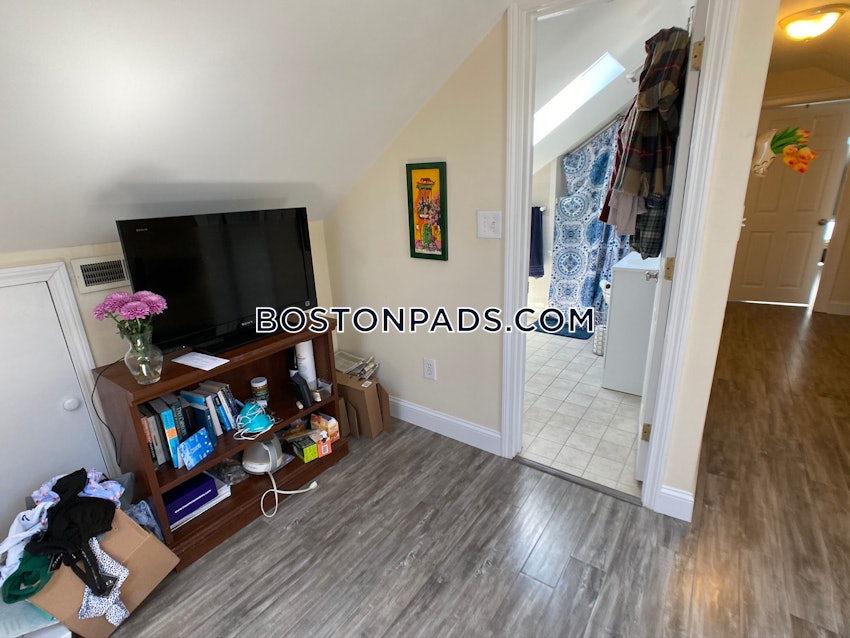 SOMERVILLE - EAST SOMERVILLE - 4 Beds, 2 Baths - Image 28