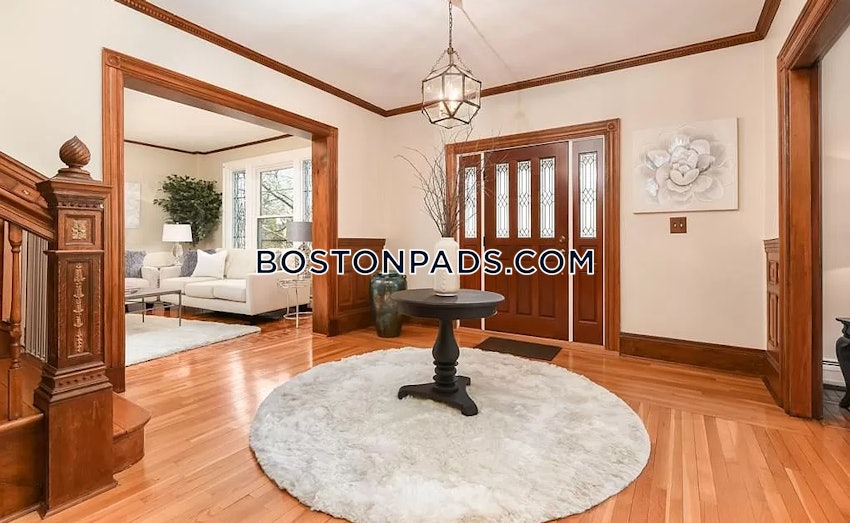 BROOKLINE- WASHINGTON SQUARE - 6 Beds, 4 Baths - Image 12