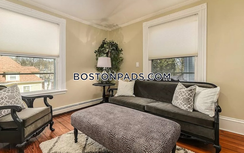 BROOKLINE- WASHINGTON SQUARE - 6 Beds, 4 Baths - Image 7