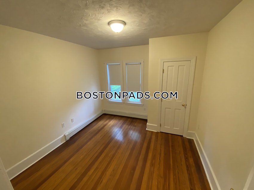 NEWTON - NEWTONVILLE - 3 Beds, 1 Bath - Image 25