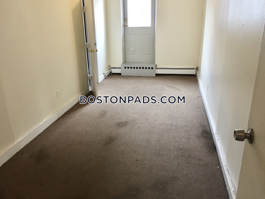 BROOKLINE- BOSTON UNIVERSITY - 4 Beds, 1 Bath - Image 21