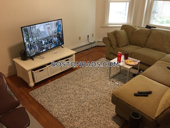 brookline-apartment-for-rent-4-bedrooms-2-baths-boston-university-6100-8016384 