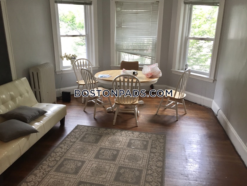 BROOKLINE- BOSTON UNIVERSITY - 4 Beds, 1 Bath - Image 1