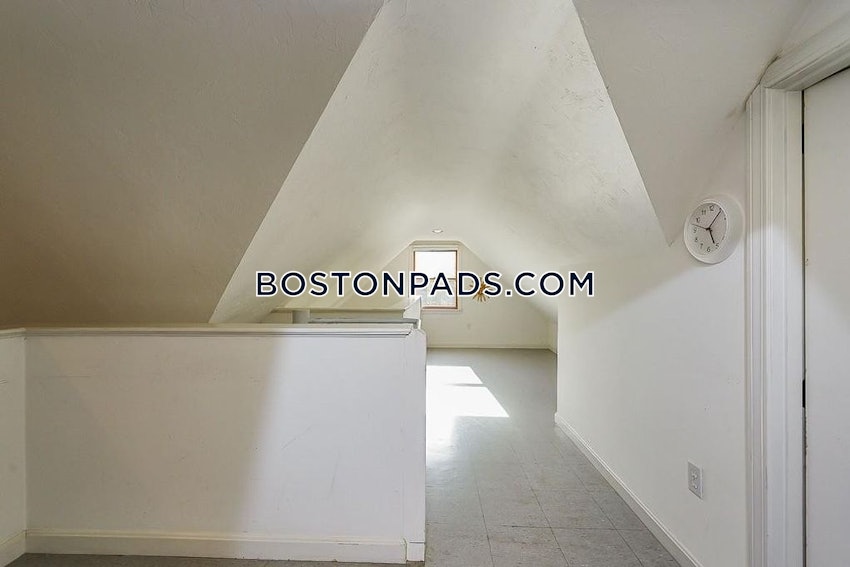 BROOKLINE- WASHINGTON SQUARE - 2 Beds, 1 Bath - Image 7