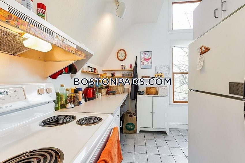 BROOKLINE- WASHINGTON SQUARE - 2 Beds, 1 Bath - Image 5