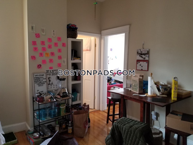 Commonwealth Ave., Boston