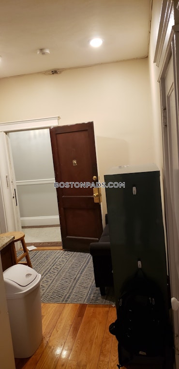 Boston - 2 Beds, 1 Baths