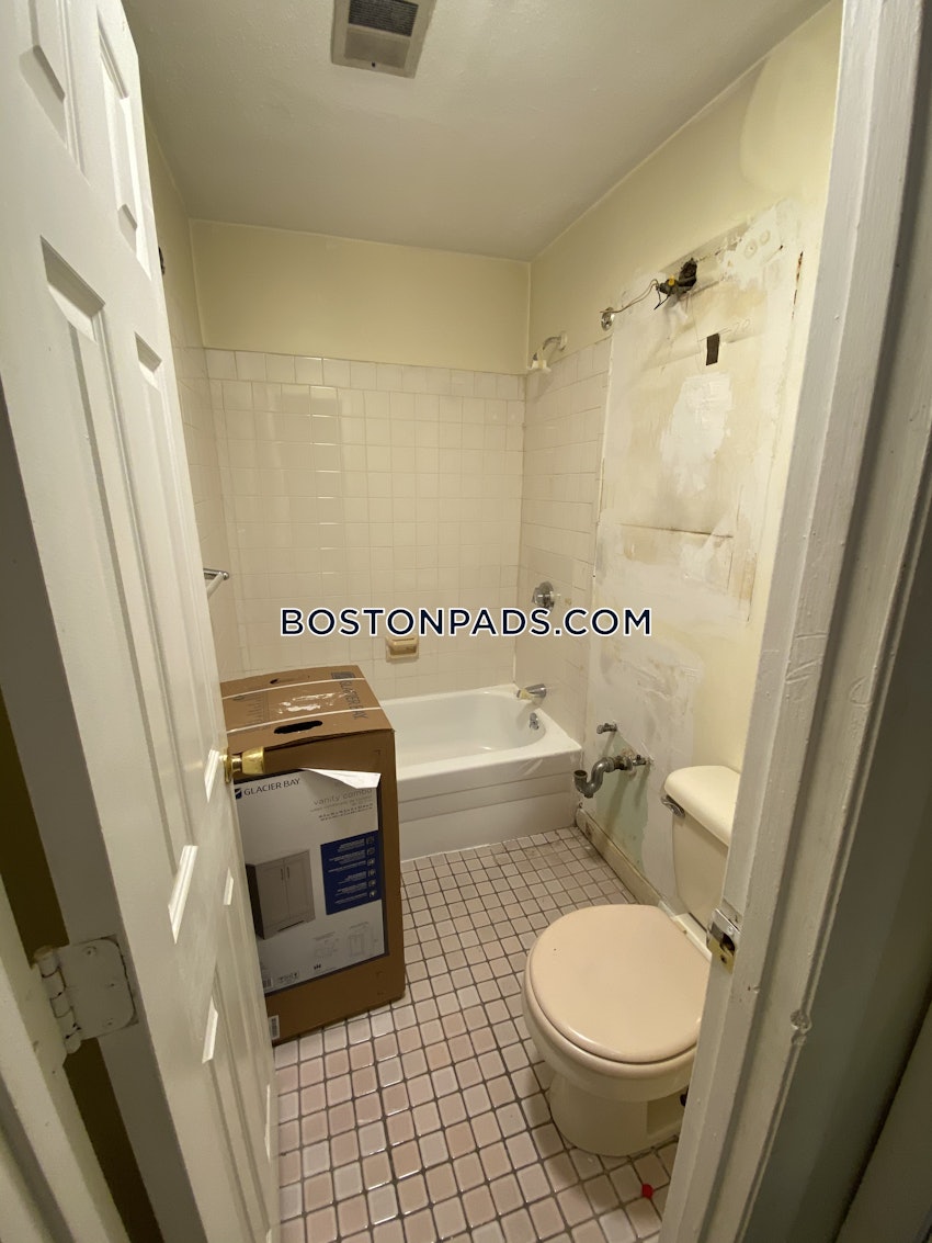 BOSTON - MATTAPAN - 2 Beds, 2 Baths - Image 15
