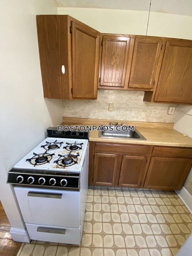 Pleasant St., Malden