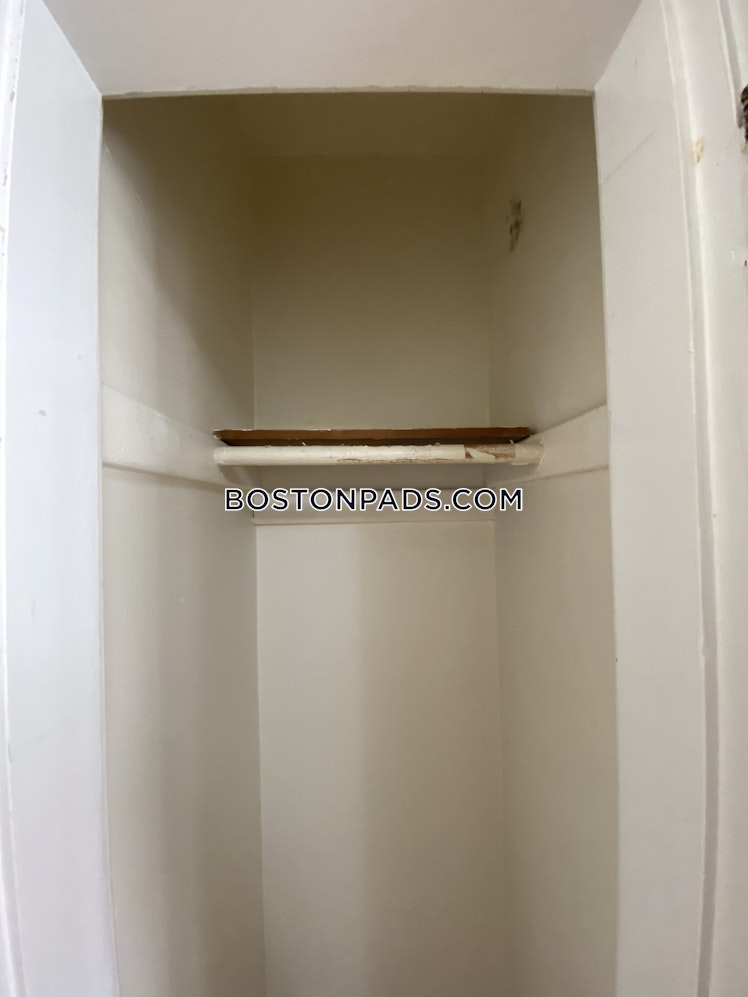 Pleasant St., Malden