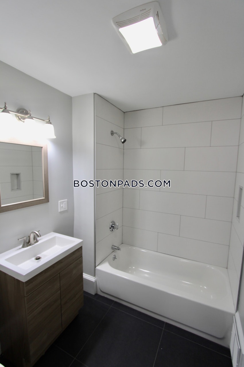 MALDEN - 4 Beds, 2 Baths - Image 9