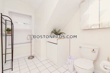 Boston - 5 Beds, 2 Baths