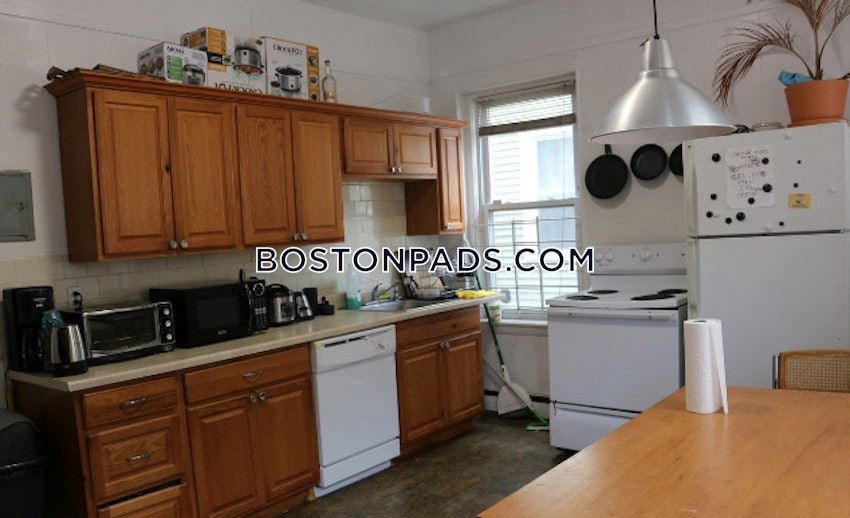 BOSTON - ALLSTON - 4 Beds, 1 Bath - Image 2