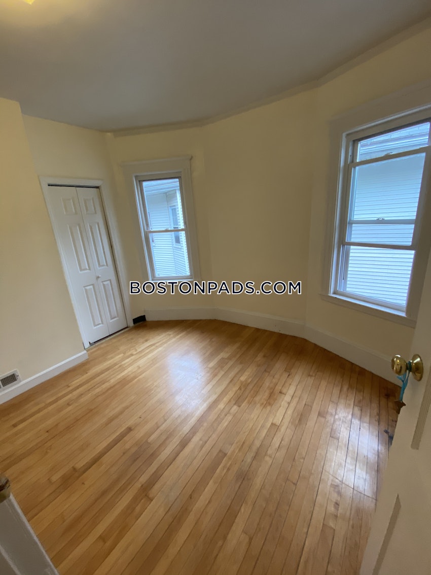 BOSTON - ALLSTON - 4 Beds, 2 Baths - Image 9