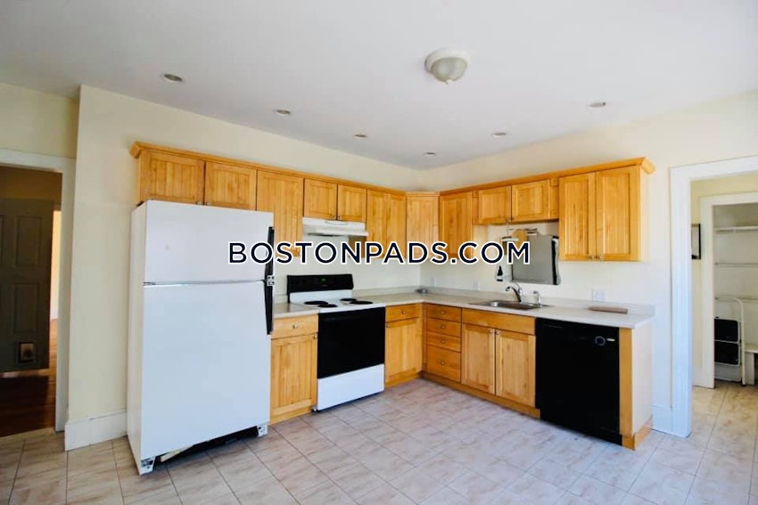 NEWTON - NEWTONVILLE - 3 Beds, 1 Bath - Image 3