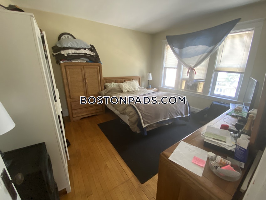 MEDFORD - TUFTS - 3 Beds, 2 Baths - Image 6