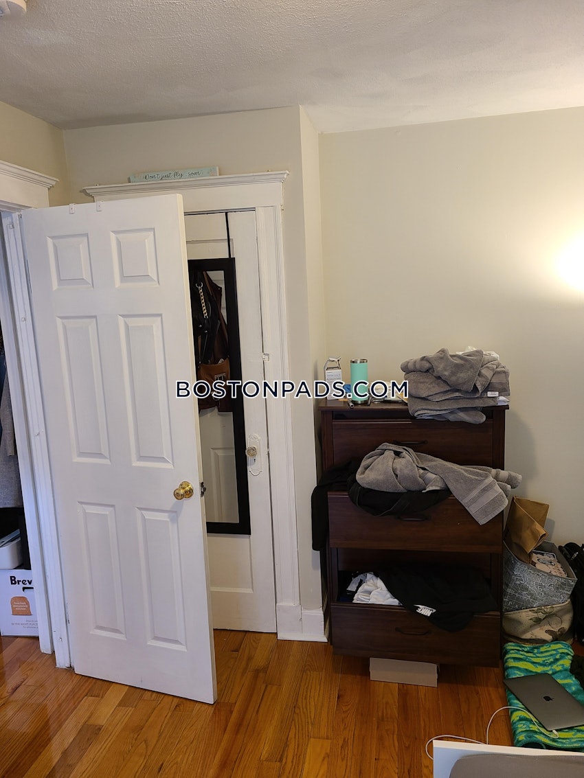 BOSTON - NORTH END - 2 Beds, 1 Bath - Image 5