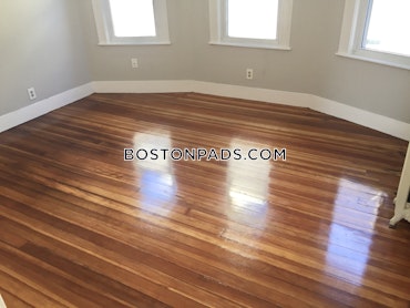 Boston - 4 Beds, 2 Baths